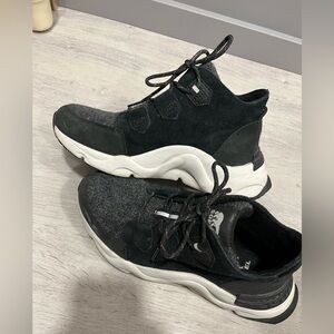 Sorel size 8 tennis shoes